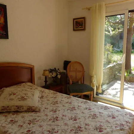 2 Pièces Avec Terrasse Et Jardin à St Clair - Fr-1-308-115 *