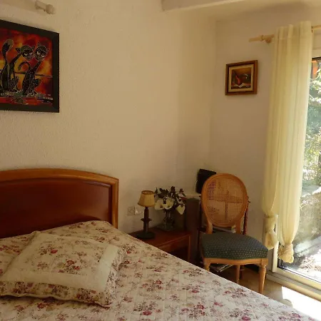 2 Pièces Avec Terrasse Et Jardin à St Clair - Fr-1-308-115