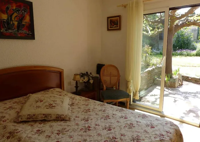 Appartement 2 Pieces Avec Terrasse Et Jardin A St Clair - Fr-1-308-115 *