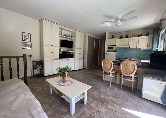 Appartement 2 Pieces Avec Terrasse Et Jardin A St Clair - Fr-1-308-115 Apartmán