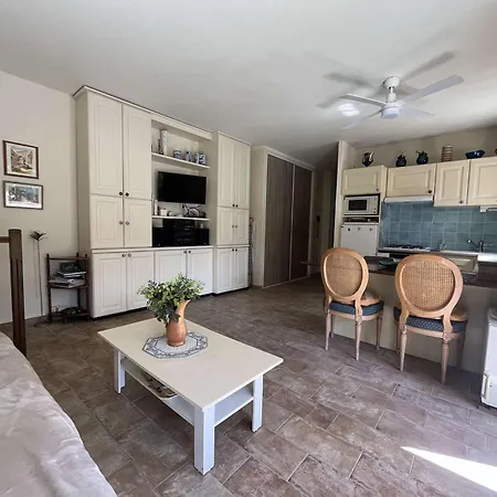 2 Pieces Avec Terrasse Et Jardin A St Clair - Fr-1-308-115 דירה