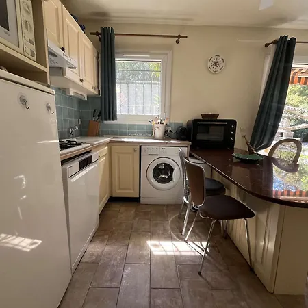 Apartament 2 Pieces Avec Terrasse Et Jardin A St Clair - Fr-1-308-115 *