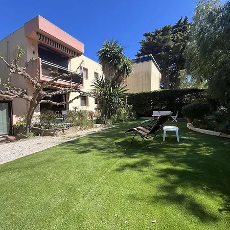 Apartament 2 Pieces Avec Terrasse Et Jardin A St Clair - Fr-1-308-115 Le Lavandou
